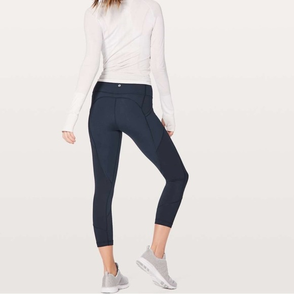Lululemon 10 All The Right Places Crop II 23" True Navy Dark Leggings great cond - Picture 2 of 15